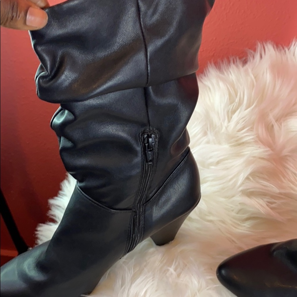 Boots - Picture 5 of 9